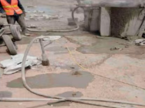 梅县水泥混凝土路面板底注浆技术 路面脱空注浆整治方案